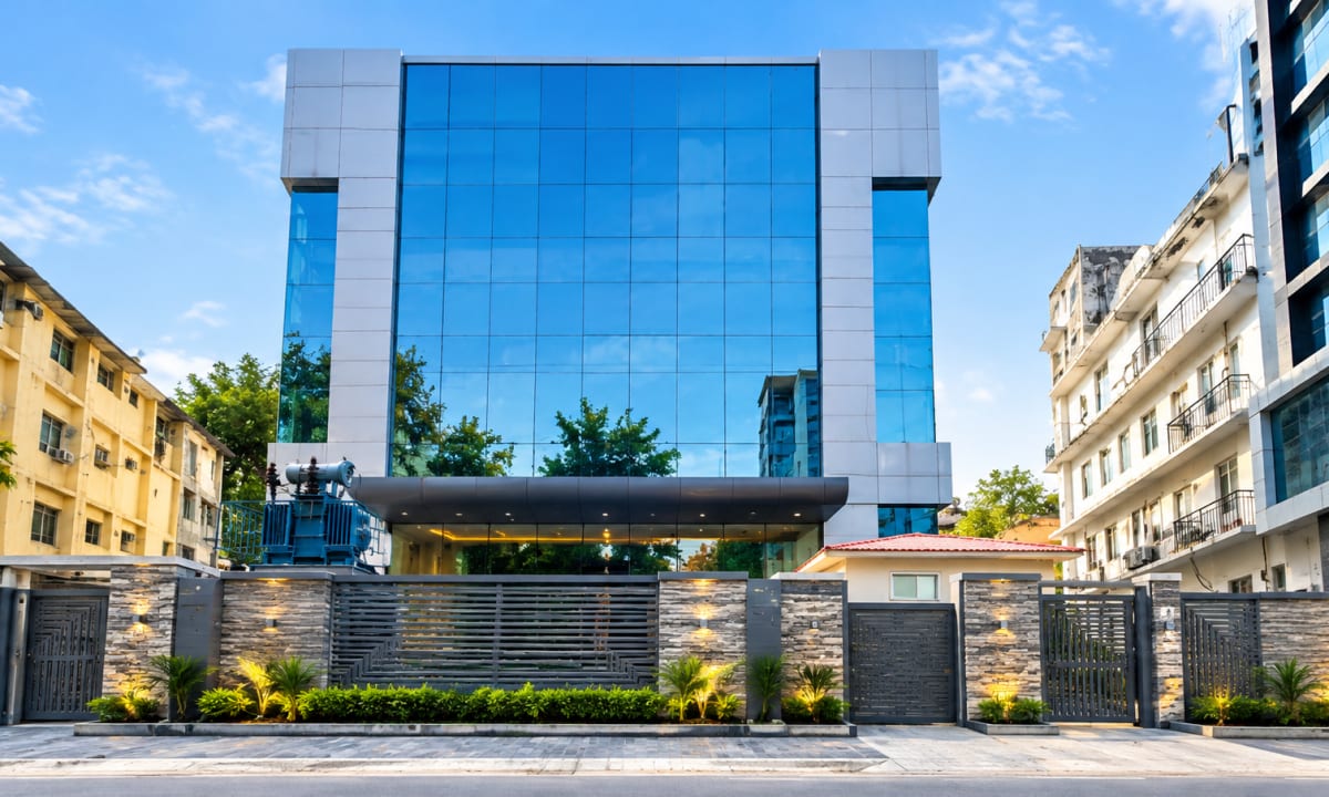 Commercial & Industrial Building Space for Rent in Sector 16