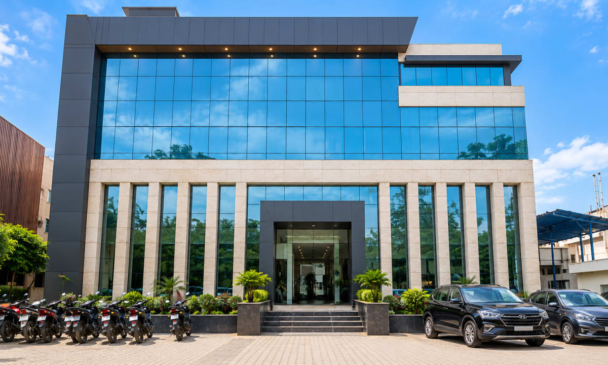 1000 Sq.Mtr. Industrial Building in Hosiery Complex, Noida