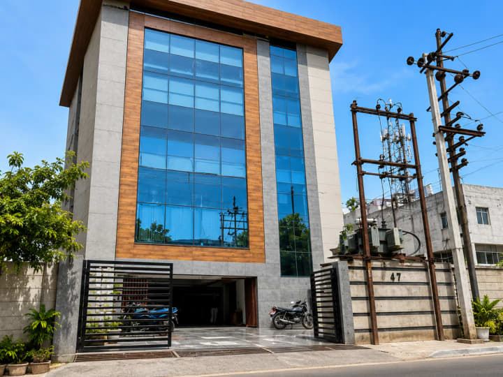 Industrial Cum Office Building for Sale in Sector 16, Noida