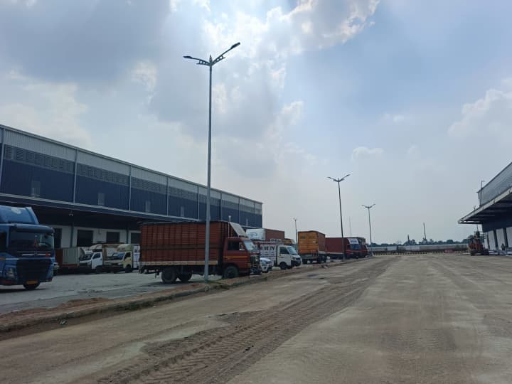 Grade-A Warehouse for Lease in Dhoom Manikpur, Dadri | 80,000 Sq. Ft. Ready Facility alternate view