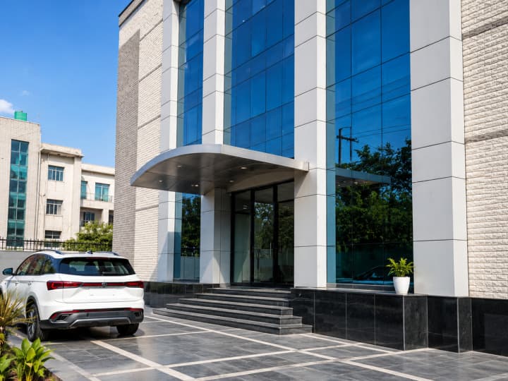 Park-Facing Industrial Building for Rent in Sector 63, Noida