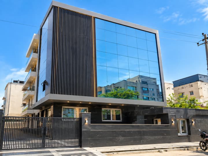 800 Sq. Mtr. Industrial Building for Lease in Sector 57, Noida