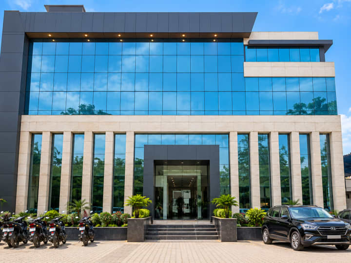 1000 Sq.Mtr. Industrial Building in Hosiery Complex, Noida