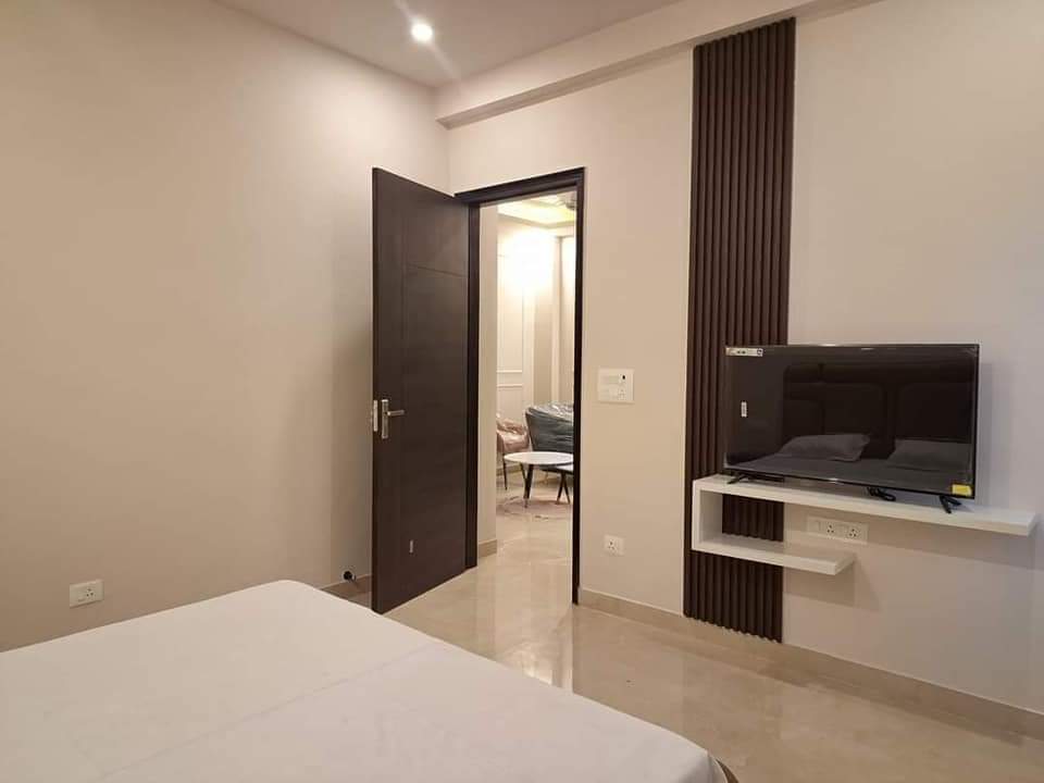 Fully Furnished 2BHK Apartment for Rent | Mahagun Mezzaria, Sector-78, Noida