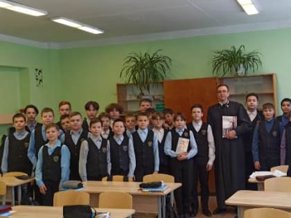 Судья Сарапульского районного суда Шаров Р.М. провел встречу со школьниками