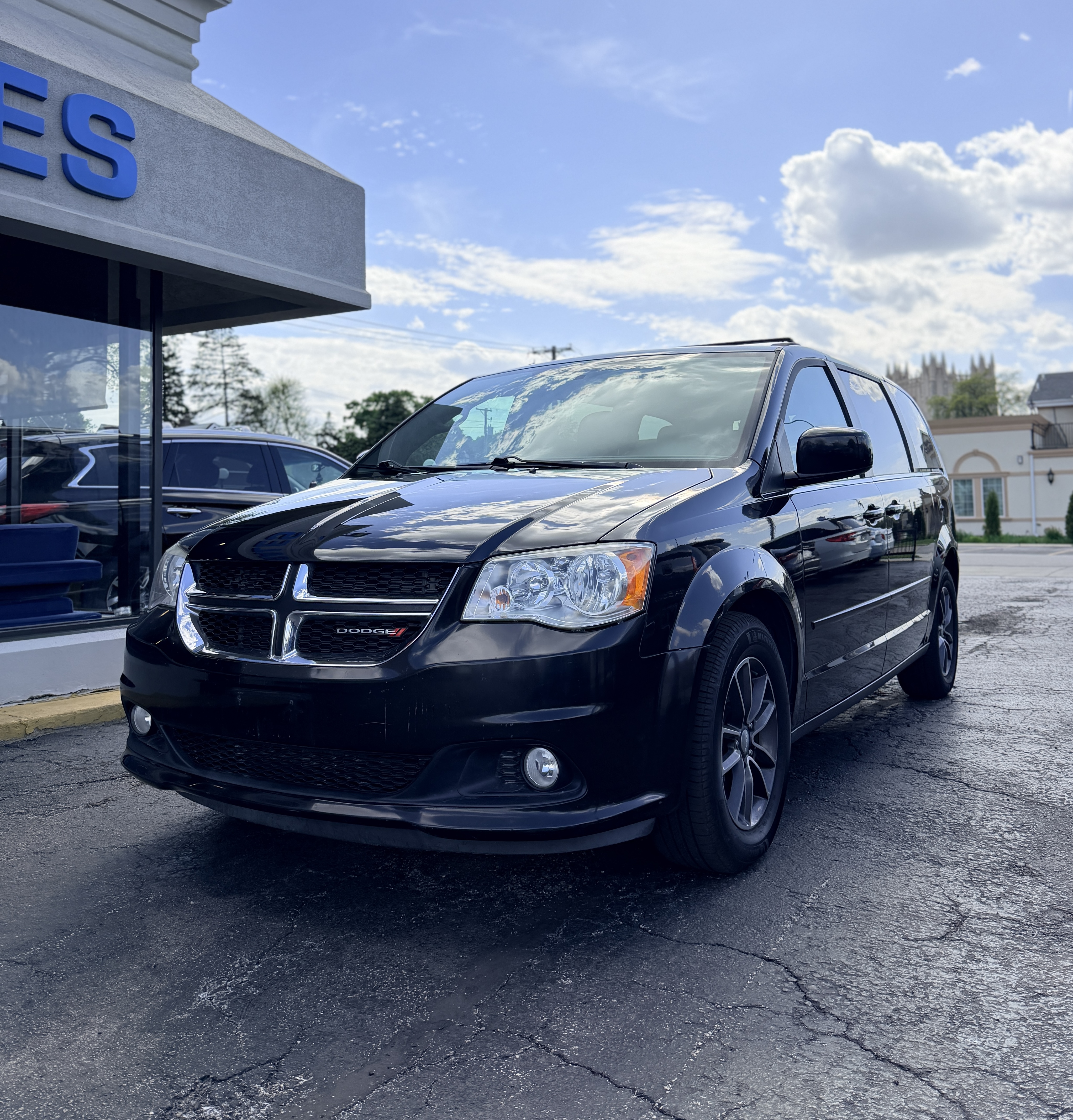 2017 Dodge Grand Caravan SXT's photo