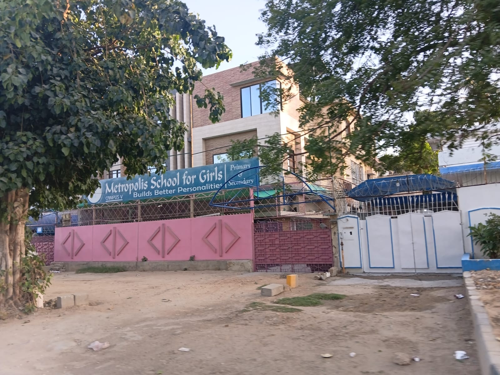 Metropolis School For Girls (Sakhi Hasan Campus - V) photo