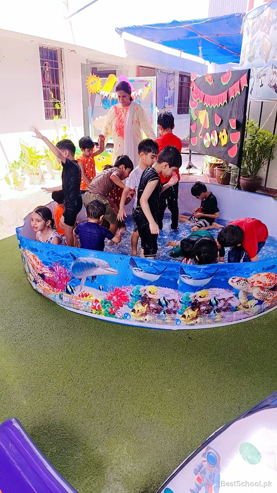Al Muflihoon School campus photo 3