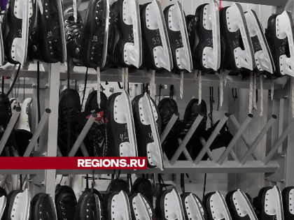 Молодежь Дубны собралась на новом катке с искусственным льдом в День студента