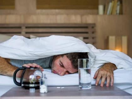 Лучшее средство от похмелья назвали врачи в Подмосковье, и это не рассол