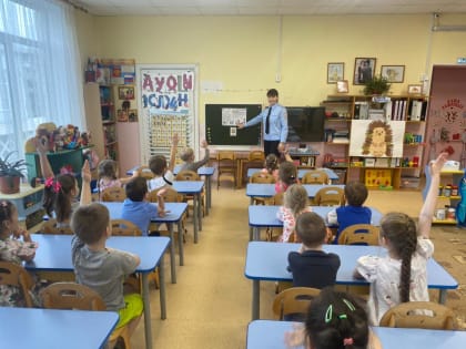 Сотрудники ГИБДД провели профилактику среди юных пассажиров