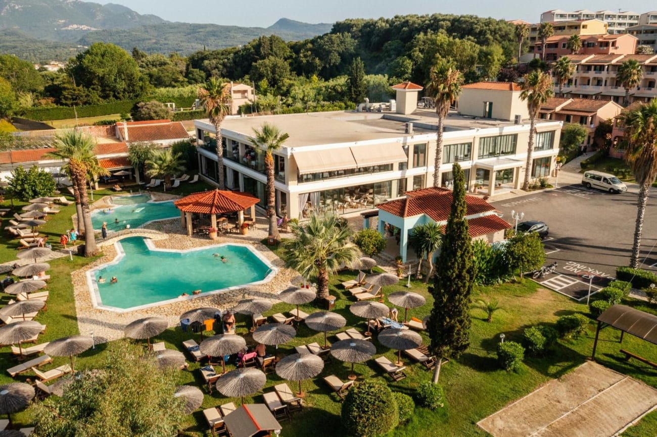Robolla Beach Aparthotel