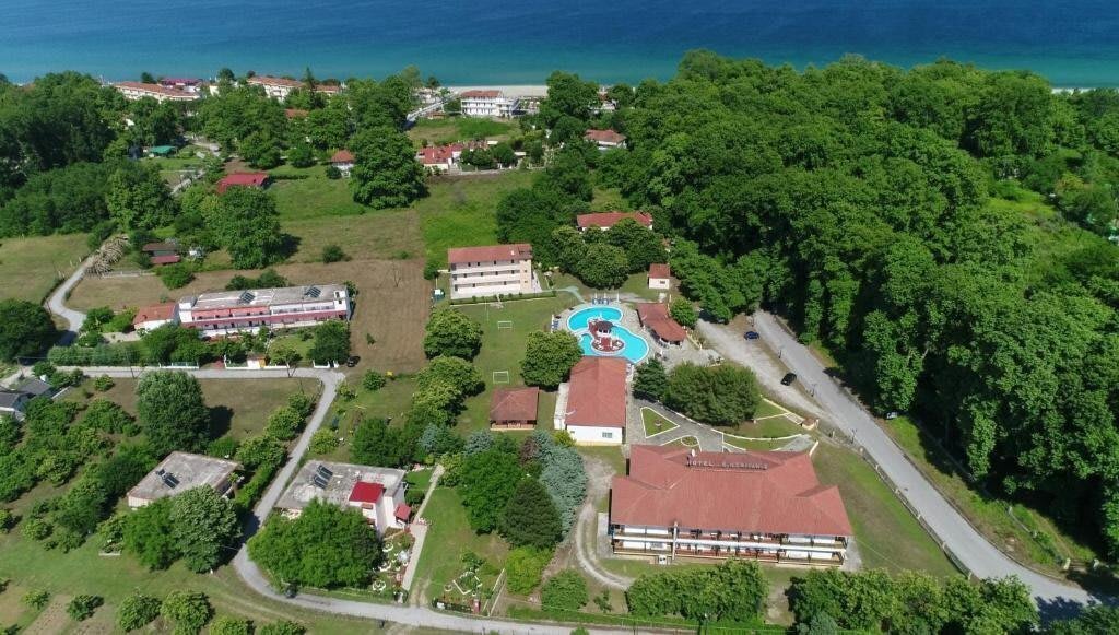 Sintrivanis Beach Studios & Apts