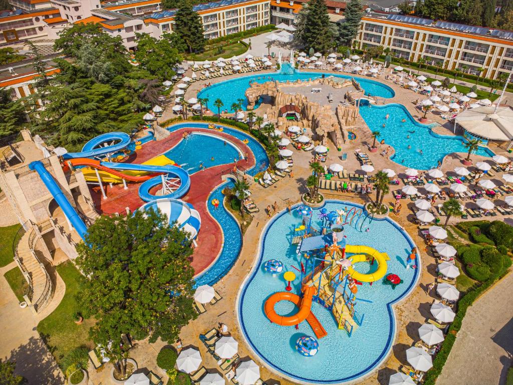 Dit Evrika Beach Club