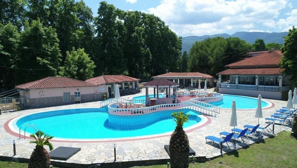 Sintrivanis Beach Studios & Apts