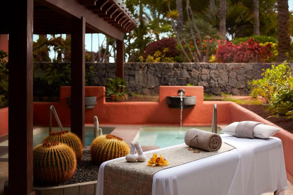 Tivoli La Caleta Tenerife Resort