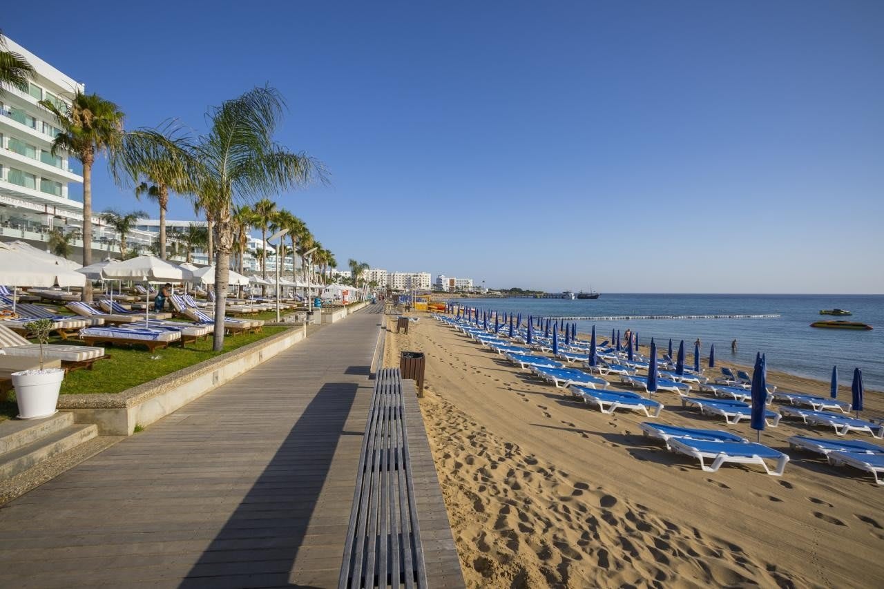 Constantinos The Great Hotel 