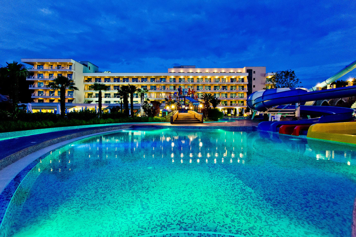 Dit Evrika Beach Club