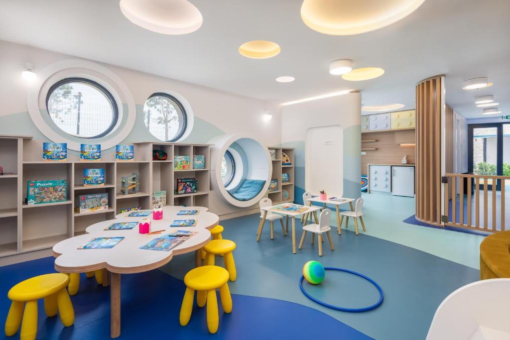 Aminess Khalani Beach Hotel