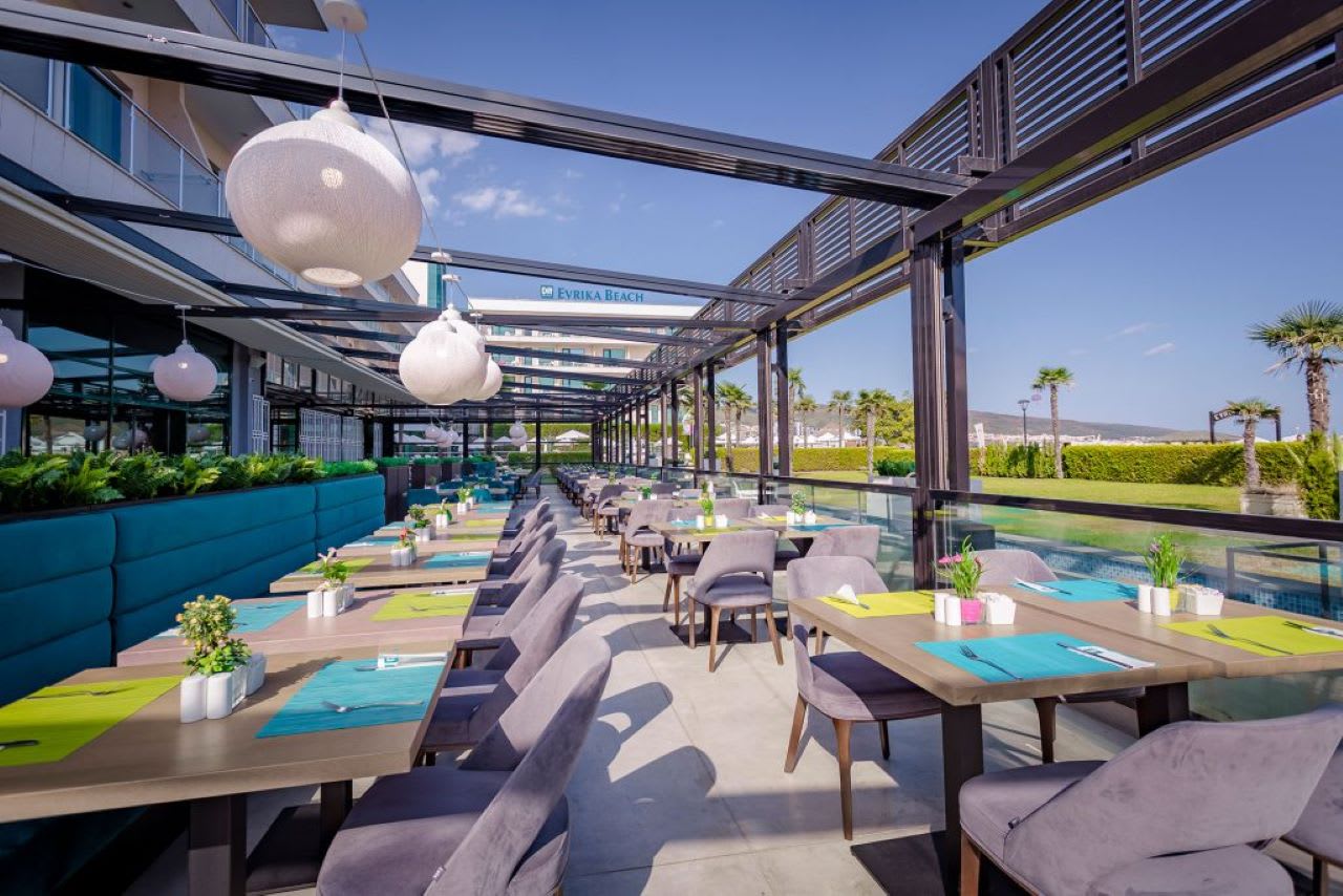 Dit Evrika Beach Club