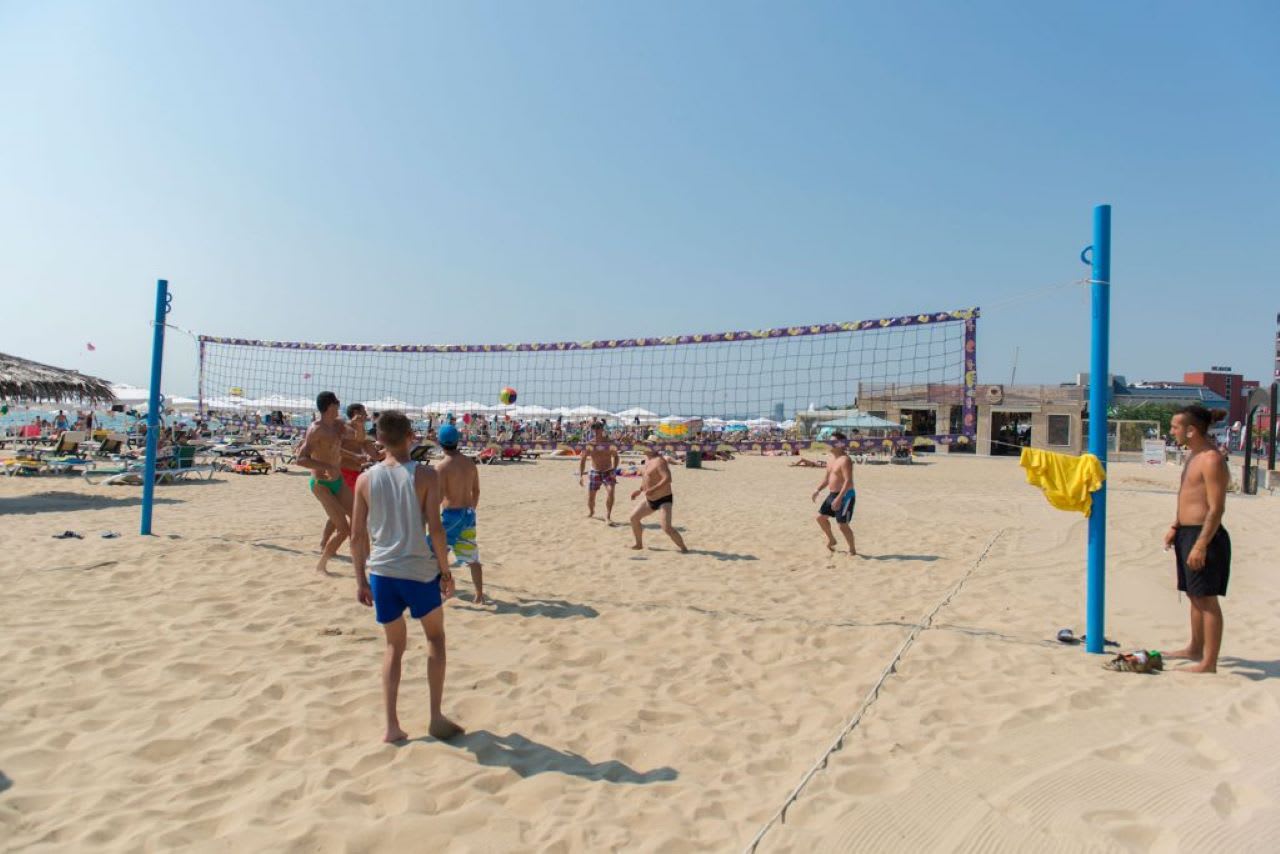 Dit Evrika Beach Club