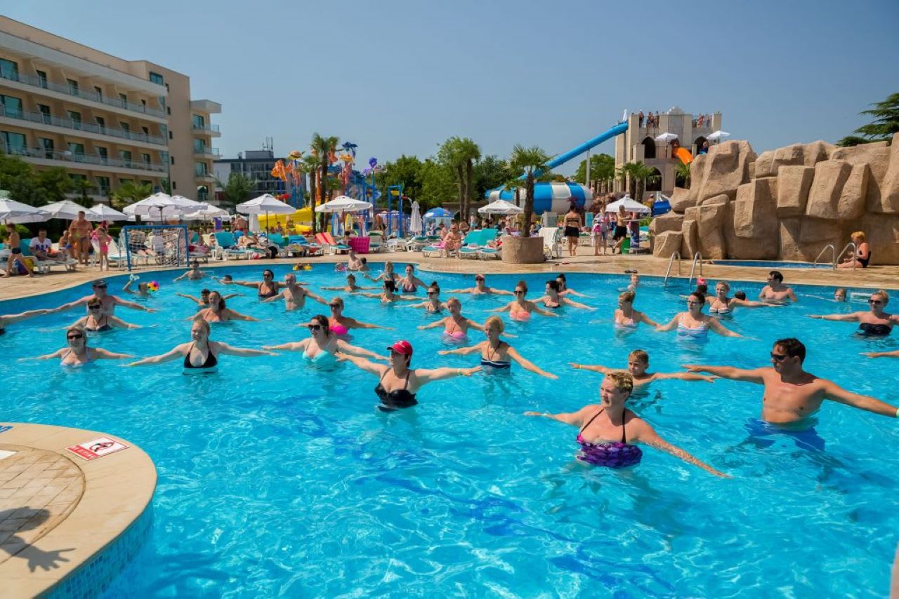 Dit Evrika Beach Club