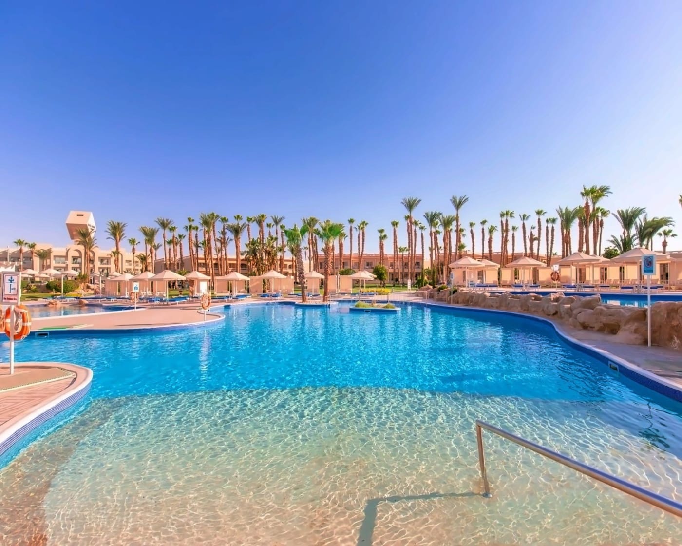 Beach Albatros Resort