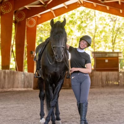 Portrait Angélique et l'étalon Donlisto