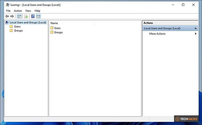 So sánh lusrmgr và công cụ tích hợp sẵn