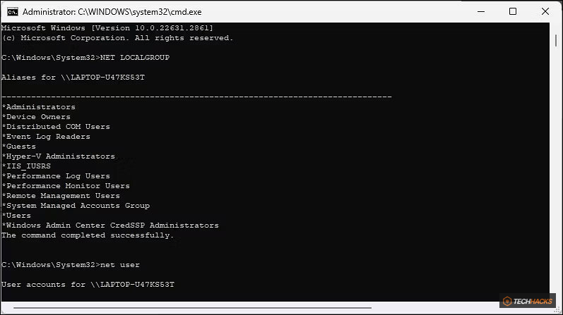 Màn hình Command Prompt với lệnh net localgroup được hiển thị