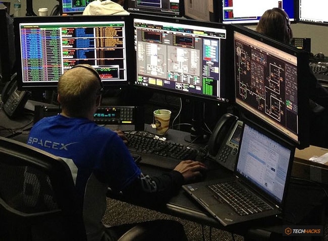 Cách sử dụng 2 màn hình trên một máy tính