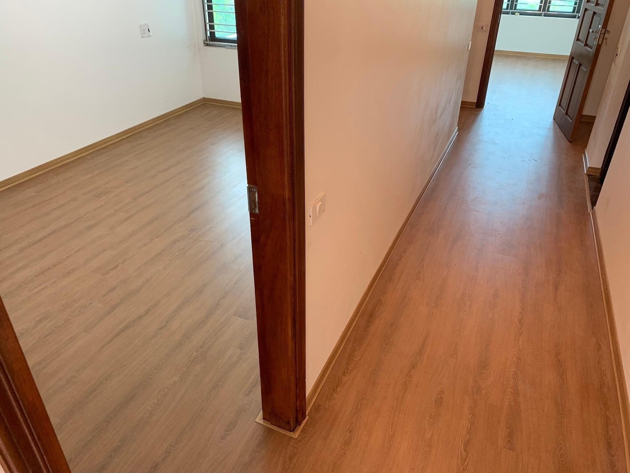 4. Sàn Bê Tông Mài & Xi Măng Trang Trí - Tuyên Ngôn Của Sự Tối Giản