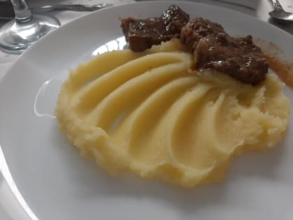 Возвращаемся в СССР: почему сейчас популярны столовые?