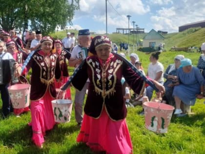 Урта Мишә авылында чишмә бәйрәме узды