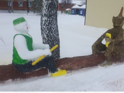 Снежные фигурки в Государственном казенном учреждении «Верхне-Отарский детский дом-интернат, предназначенный для граждан, имеющих психические расстройства»