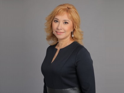 Министр Эльмира Зарипова поздравила работников службы занятости