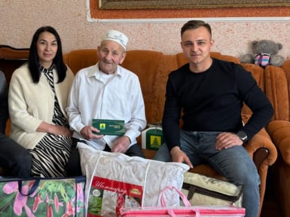 Юбиляру 90 лет