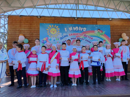 В Кайбицах прошел детский Сабантуй, приуроченная ко Дню защиты детей. На майдане в районном центре, где проходит национальный праздник, собралось более тысячи детей со всех школ ра