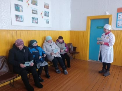 Заведующая Ахметьевского ФАПа Зульфира Шамсетдинова обсудила профилактику ВИЧ с жителями