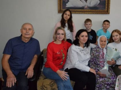 Славных ютазинских юбиляров поздравило руководство района