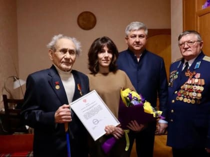 Михаил Афанасьев вручил ветеранам медали «80 лет Победы»