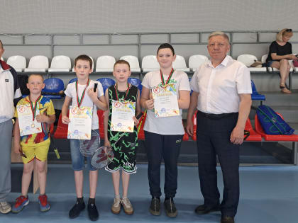 Соревнования по бадминтону, посвященные Международному Дню защиты детей