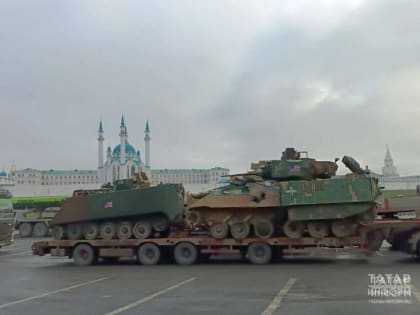 Выставка военной техники открывается в Казани