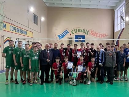 В Зеленодольске прошел турнир по волейболу на кубок Александра Емельянова