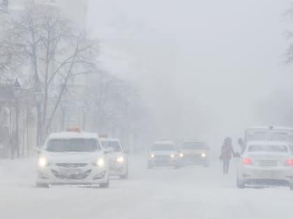 В Госавтоинспекции напомнили о правилах безопасности на дорогах в непогоду