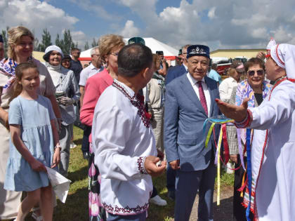 Фарид Мухаметшин поздравил елабужан с национальным праздником Сабантуй