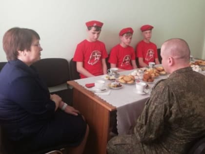Юнармейцы Уруссинской гимназии встретились с участником СВО