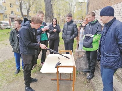  Красноярской школе прошла военно-патриотическая игра "Зарница".