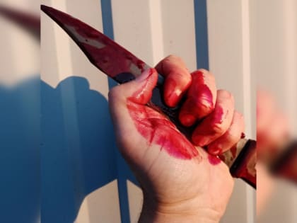 Принявший собутыльников за «бандеровцев» житель Канска порезал их ножом