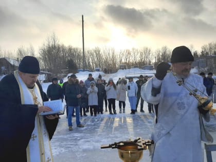 Протоиерей Евгений Фролов совершил чин Великого освящения воды на реке Чулым